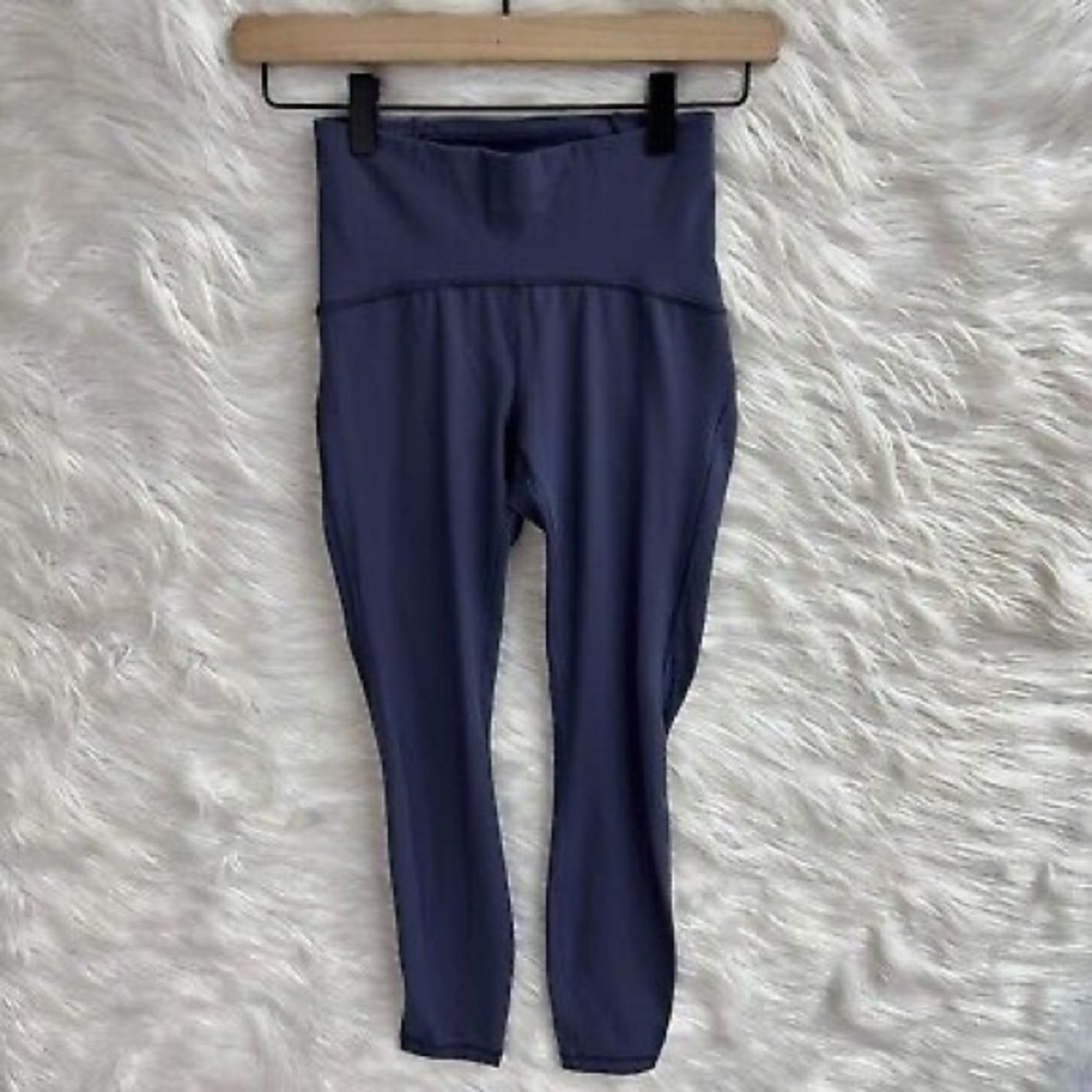 Train times size 6 lululemon training pant